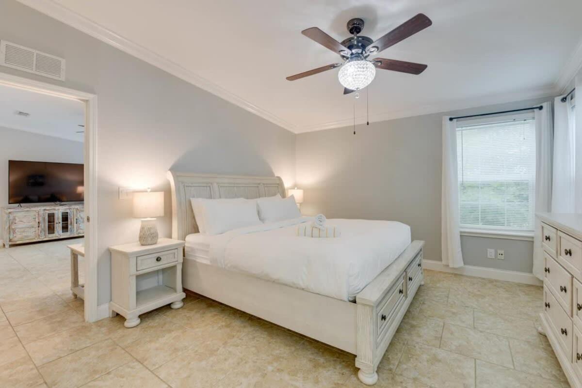 Loggerhead Lagoon - Modern Waterfront Home Pirates Cove Exterior photo