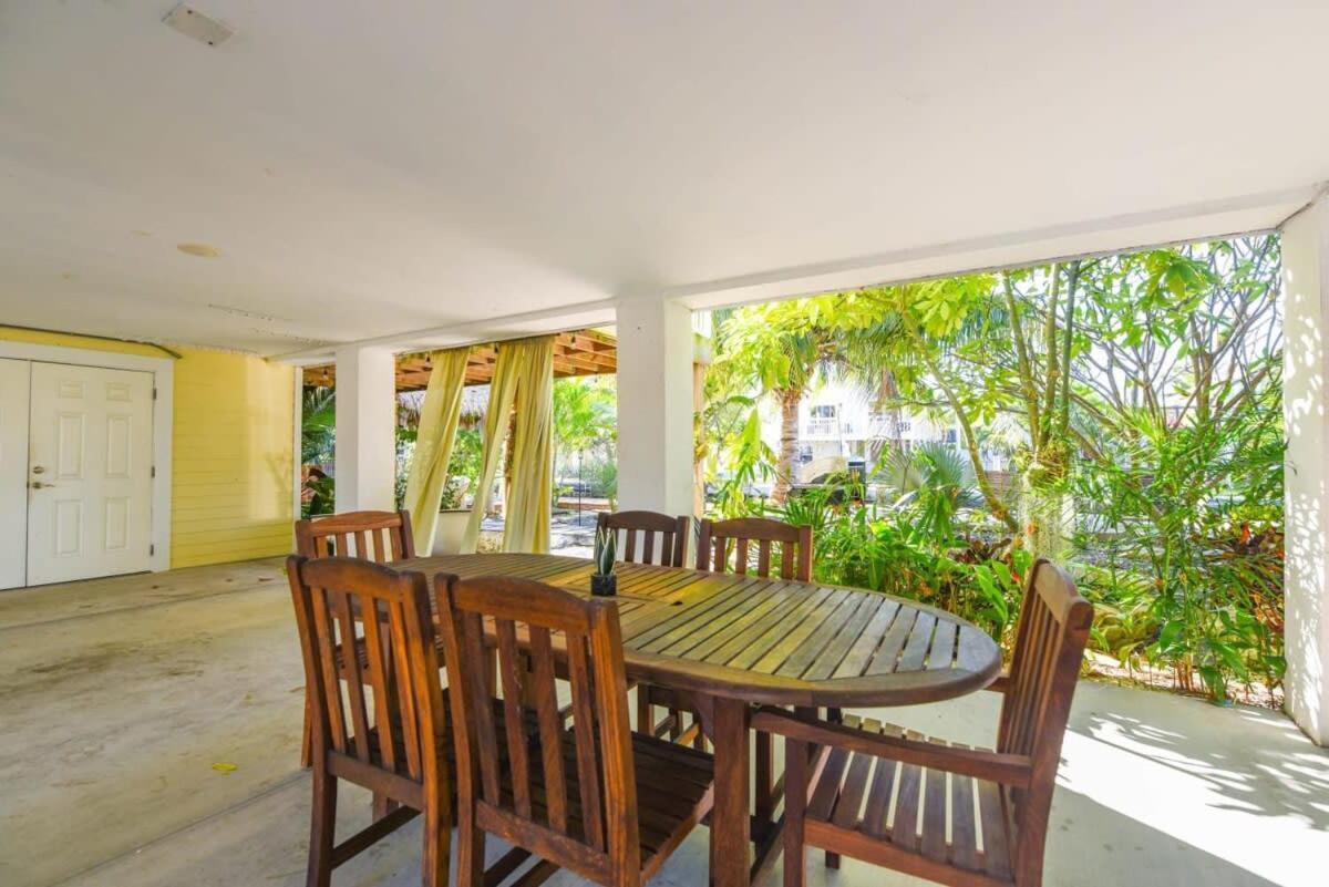 Loggerhead Lagoon - Modern Waterfront Home Pirates Cove Exterior photo